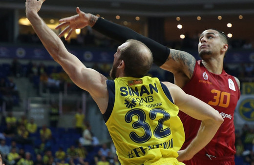 Fenerbahçe, Galatasaray karşısında serisini sürdürdü