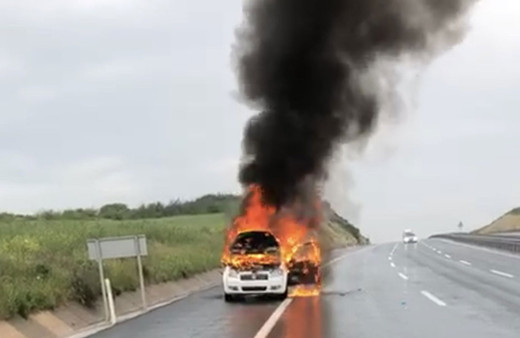 Arnavutköy'de cani adam, arabayla birlikte kadını diri diri yaktı!