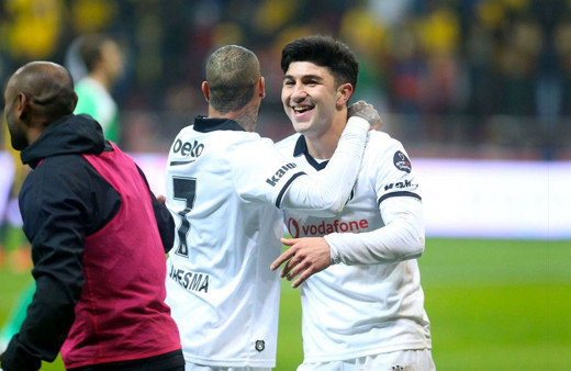 Burnley'den Güven Yalçın'a servet