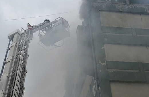 Başakşehir'de deri fabrikasında korkutan yangın