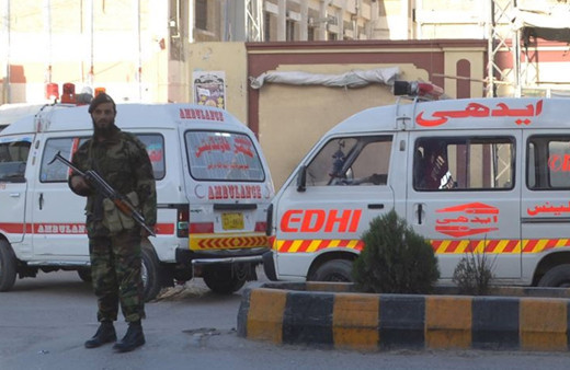 Pakistan'da otele saldırı! Silah sesleri geliyor