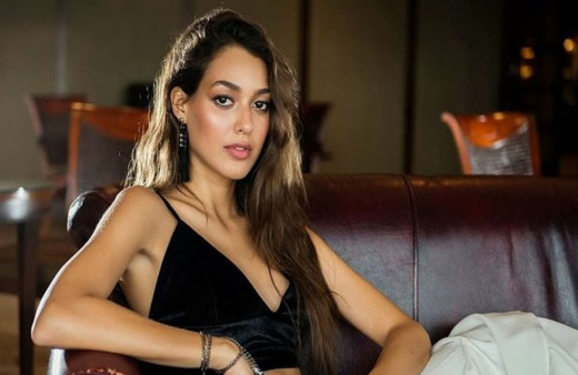 Dilan Çiçek Deniz Cannes Film Festivali için Fransa'da Cannes pozu gecikmedi