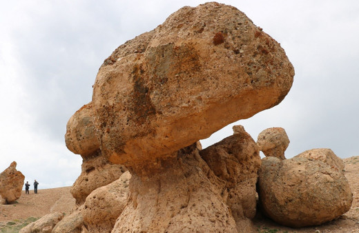 Tuhaf doğa olayı! Köylüler taş kesilmiş insanlar olduğunu söylüyor