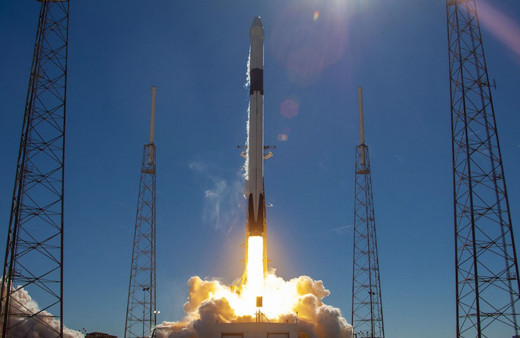 SpaceX uzaya ekip gönderdi 6 ay kalacaklar