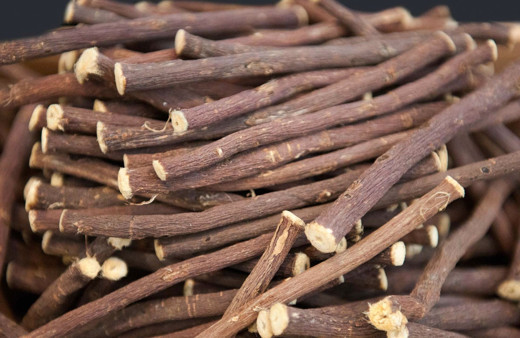 Meyan kökü nedir? Eski Roma'da astım ve kuru öksürük için kullanılıyordu