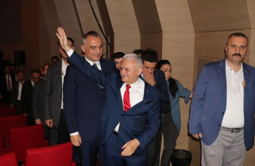 Liseli ergen protestosuna Yıldırım'dan alkışlı cevap