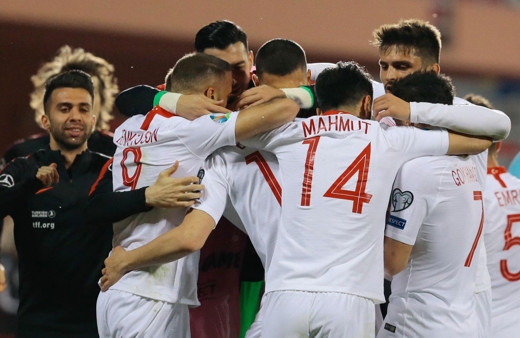 Okay Yokuşlu Premier Lig yolunda