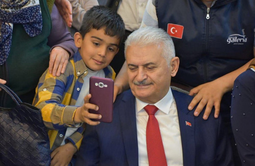 Binali Yıldırım muhtarlara telefon numarasını verdi: Kaydedin ileride işinize yarayacak
