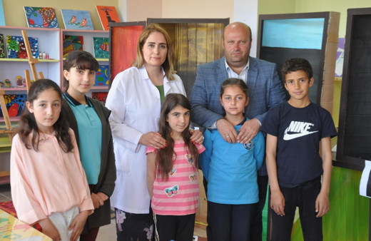 Tatvan'da ortaokul öğrencileri, atık malzemelerle ünlü tablolara dönüştü