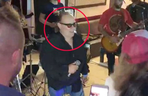 Solist Juan Carlos Mascheroni sahnede hayatını kaybetti