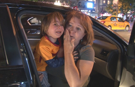 Bağdat Caddesi'nde şampiyonluk turu atarken dehşeti yaşadılar