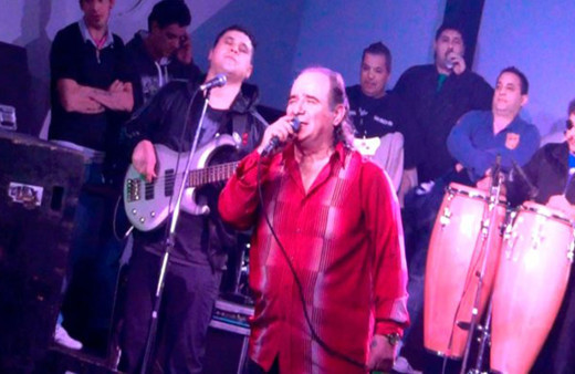 Ünlü solist sahnede hayatını kaybetti! O anlar böyle kaydedildi