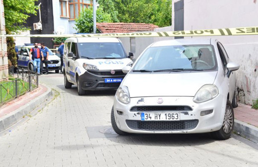 İstanbul'un göbeğinde güpegündüz silahlı soygun! 5 Kilo altını çalıp kayıplara karıştılar