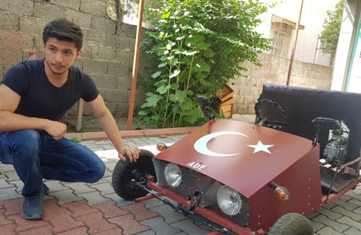 Lise öğrencisi kendi otomobilini üretti