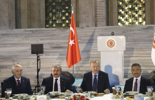 TBMM Başkanı Şentop, milletvekillerine iftar verdi