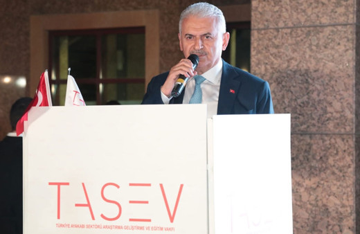 Binali Yıldırım, ayakkabı sektörü temsilcileriyle iftarda buluştu