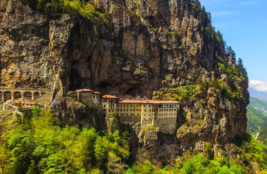 Sümela Manastırı ziyaretçileri ile buluşmak için gün sayıyor