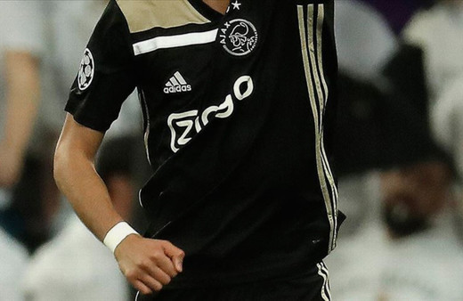 Ajax'tan Naci Ünüvar'a profesyonel sözleşme