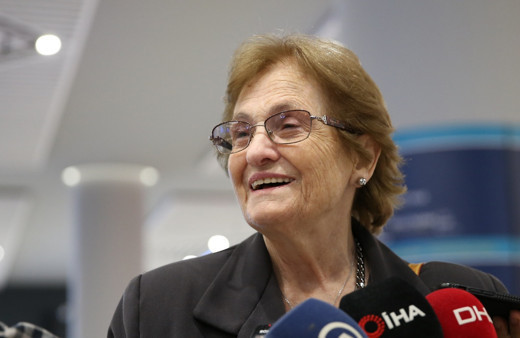 69 yıl sonra Türkiye'ye ayak basan gurbetçi kadın Rüyam gerçek oldu