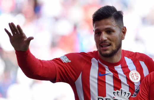 Antalyaspor kaptan Diego ile sözleşme uzattı