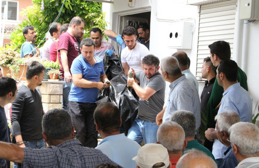 Genç intihar etmeden önce boğazında iple özçekim yaptı