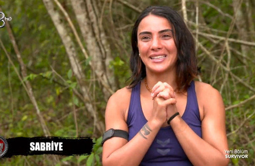 Survivor'dan elenen Sabriye bikinili pozuyla takipçilerini şaşırttı