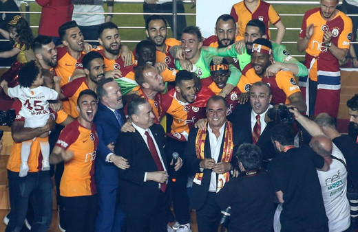 Galatasaray'ın şampiyonluk kutlamasına katılmayan üç isim