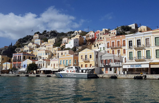 Komşu'da 'kapı vizesi' başladı