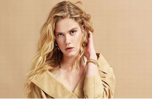 Sosyal medya pozları olay olmuştu! Serel Yereli takipçisine fena parladı!