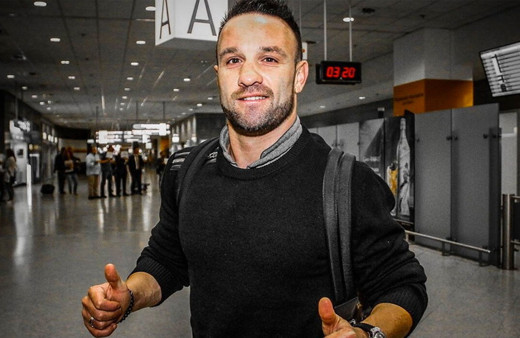 Valbuena Fener'i bıraktı imza için Yunanistan'da