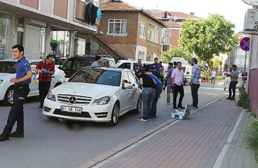 Korna çalarak kendisinden yol isteyen kişiyi öldürdü