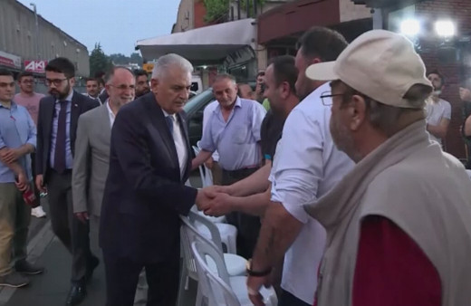Binali Yıldırım oto sanayi esnafı ile iftar yaptı