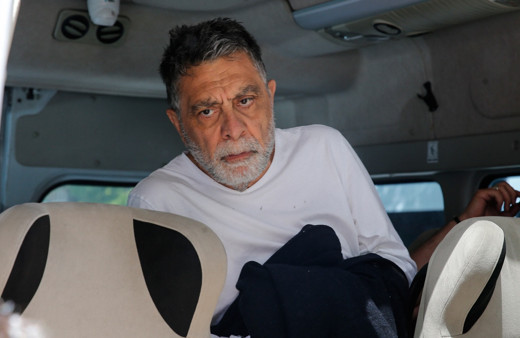 Zümrüt Apartmanı yazarı Abdullah Şevki'nin 'At kıçı' şiiri de sapkınca