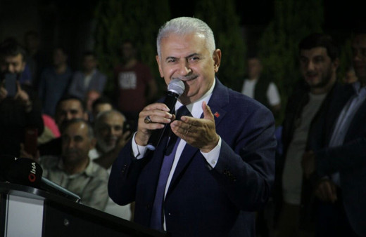 Binali Yıldırım'dan İsmail Küçükkaya'yı istemeyen vatandaşa bomba yanıt