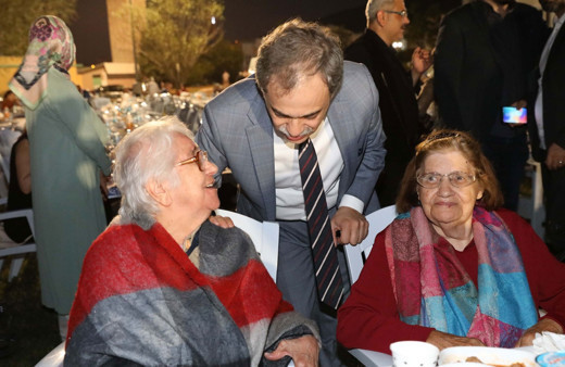 İBB huzurevi sakinleri ve gönüllüleri iftarda buluştu