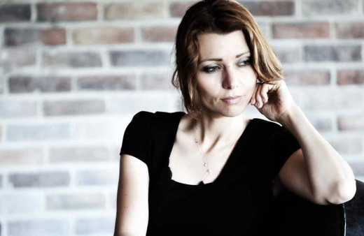 Elif Şafak Mahrem kitabı içeriği kitabın konusu ne?