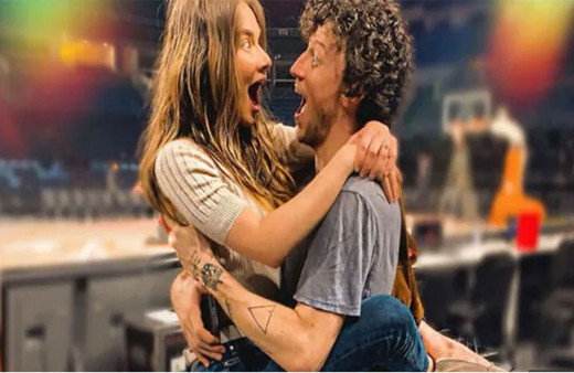 Müge Boz nişanlısı Caner Erdeniz ile galibiyeti böyle kutladı