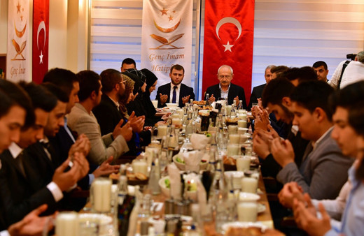 Kemal Kılıçdaroğlu imam hatiplilerle iftar yaptı