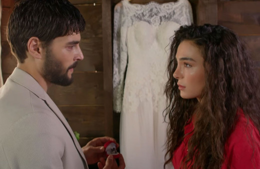 Hercai 12. bölüm sezon finali Miran Reyyan'a evlenme teklifi ediyor
