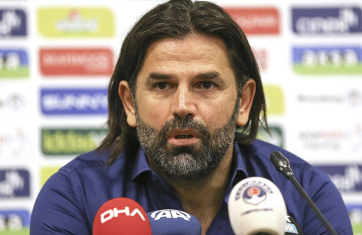 Kasımpaşa yeni teknik direktörü İbrahim Üzülmez ile imzaları attı