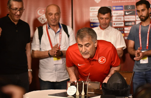 Şenol Güneş'ten yeni yaşında ilk dilek