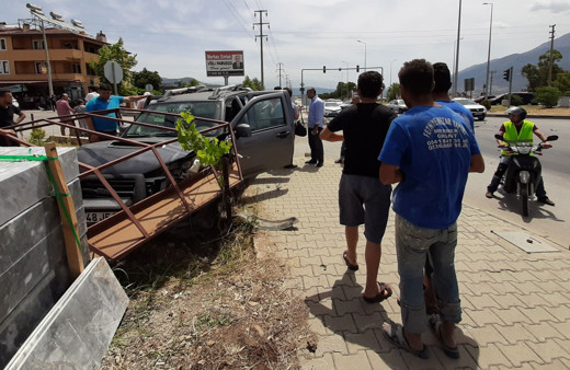 Fethiye’de trafik kazası: 1’i çocuk 6 yaralı