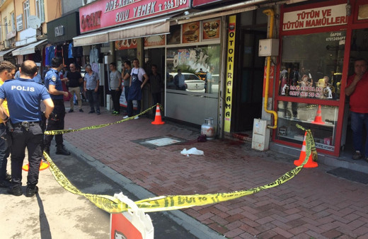 Kavga ettiği kişi boğazını kesti