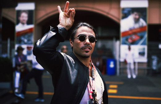 Nusret'in yeni arabası masaj yapıyor! Fiyatı ise dudak uçuklattı