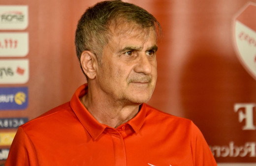 Şenol Güneş'ten açıklama: Her şey güllük gülistanlık diyemeyiz