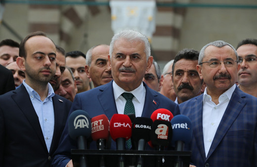 Binali Yıldırım rakiplerinin bayramını kutladı