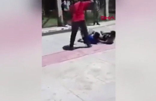 Öğretmenden kavga eden öğrencilere 'kemerli' müdahale