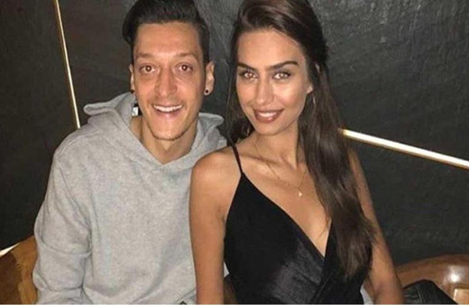 Amine Gülşe ve Mesut Özil dünya evine giriyor! Amine Gülşe'nin olay bekarlığa vedası