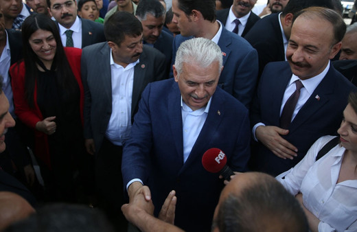Binali Yıldırım'a "Peygamberler şehri"nde yoğun ilgi