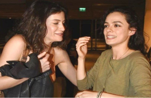 Bombayı patlattı! Berrak Tüzünataç ve Özge Özpirinçci aynı projede!